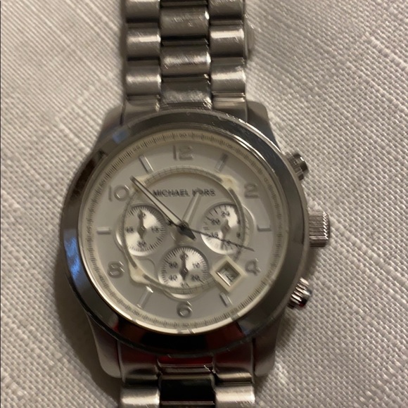 Kors Watch - Picture 2 of 2